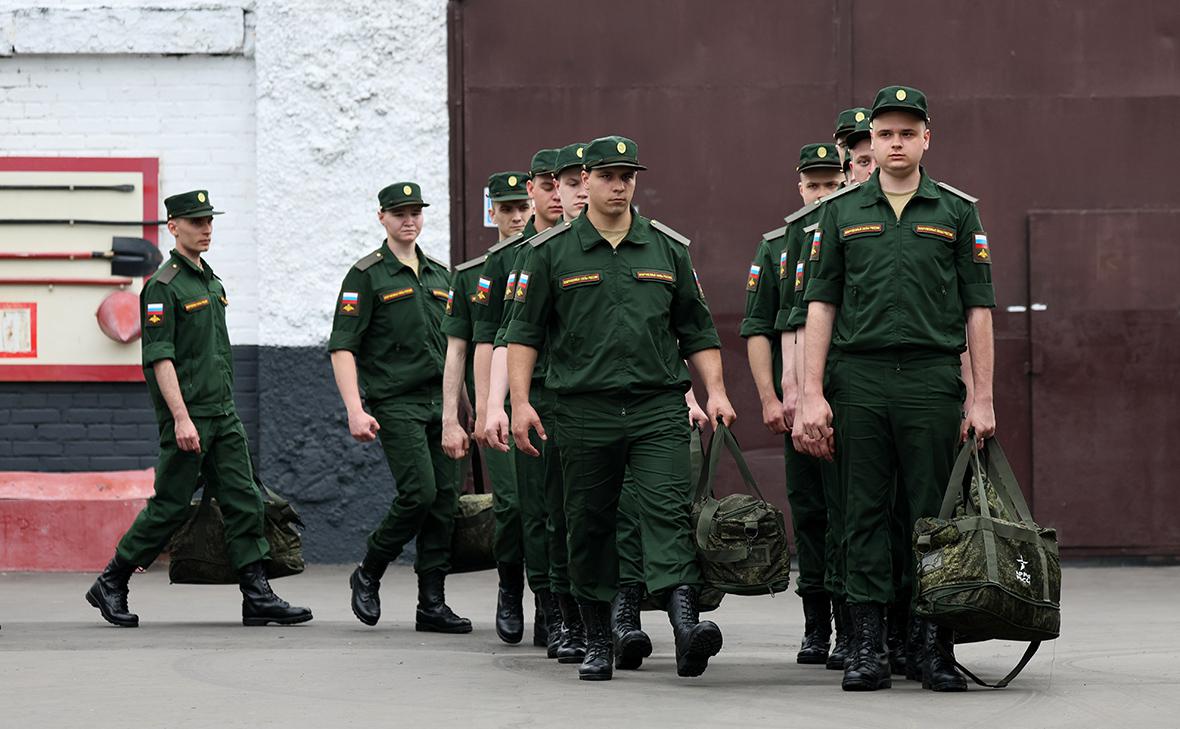Кого затронет повышение призывного возраста в россии: когда будет мобилизация, подняли призывной возраст, пришла повестка, кого заберут в армию, получить военный билет, как не идти в армию, будет ли война - 27 июля 2023 - мск1.ру